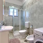 Gasthuis Nino With Shared Pool 3*