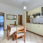 Gasthuis Nino With Shared Pool