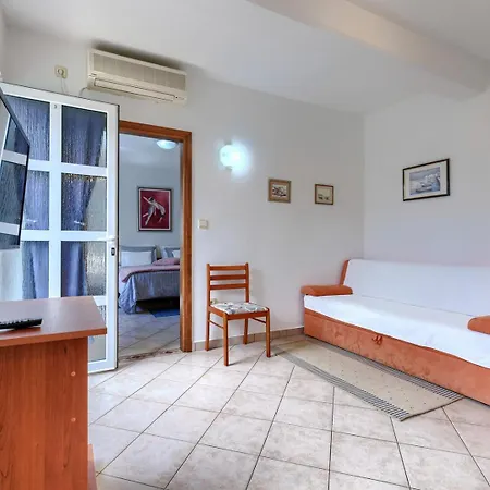 Pensionat Nino With Shared Pool Poreč