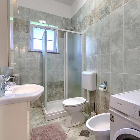 Pensionat Nino With Shared Pool 3*