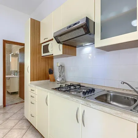 Pensionat Nino With Shared Pool