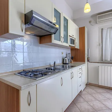 Pensionat Nino With Shared Pool