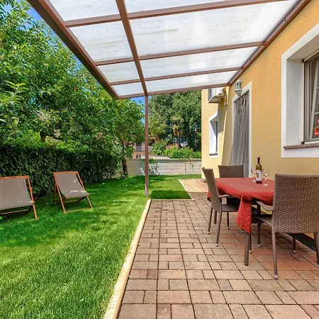 Pensionat Nino With Shared Pool 3*