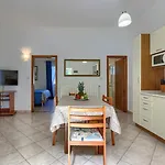 Pensjonat Nino With Shared Pool Poreč