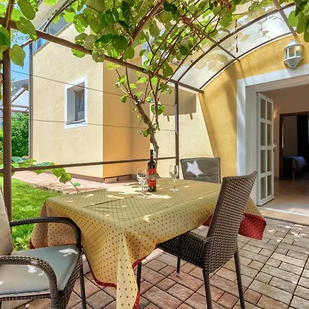 Nino With Shared Pool Guest house