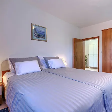Guest house Nino With Shared Pool