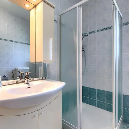 Nino With Shared Pool Maison d'hôtes