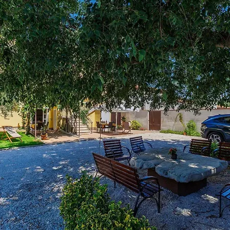 Nino With Shared Pool Guest house