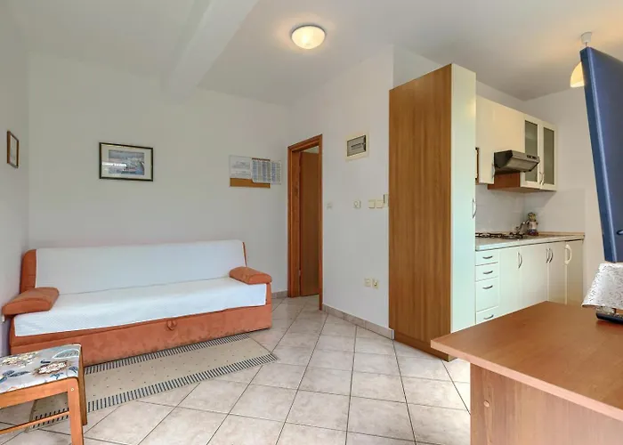 Nino With Shared Pool Penzion 4*