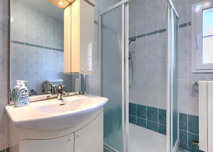 Nino With Shared Pool Gostinjska kuća