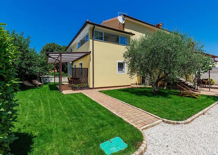 Penzion Nino With Shared Pool