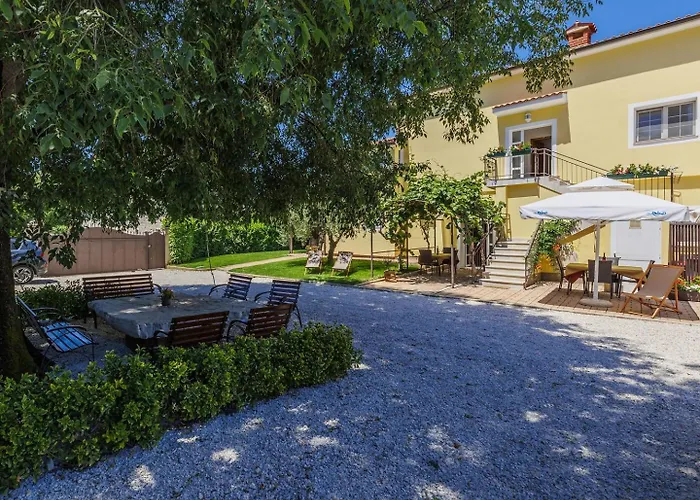 Nino With Shared Pool 4* Poreč