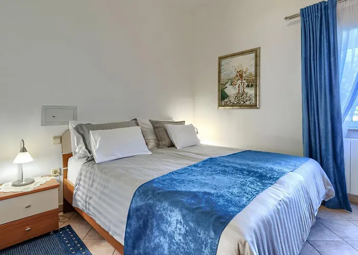 Nino With Shared Pool Pensjonat Poreč